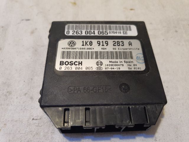 bontott VW GOLF V Tolatóradar Elektronika