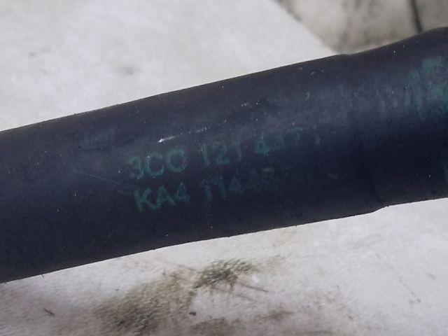 bontott VW GOLF V Üzemanyagcső