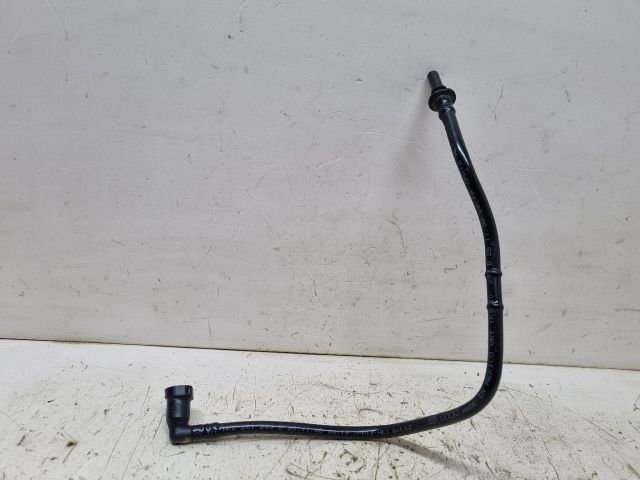 bontott VW GOLF V Üzemanyagcső