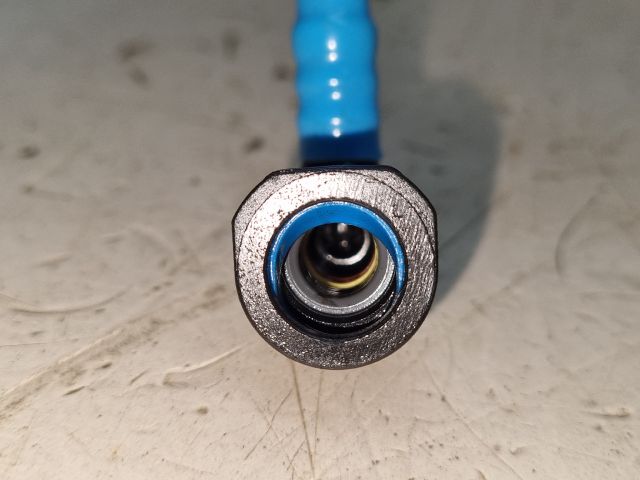 bontott VW GOLF V Üzemanyagcső