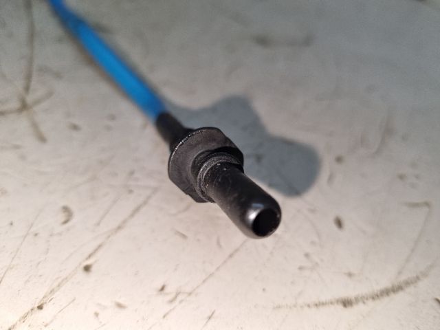 bontott VW GOLF V Üzemanyagcső