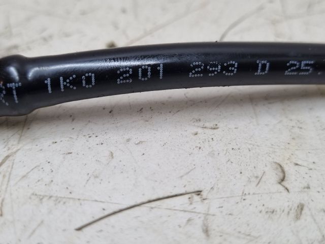 bontott VW GOLF V Üzemanyagcső