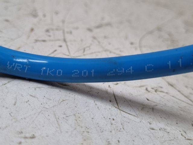 bontott VW GOLF V Üzemanyagcső