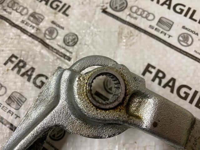 bontott VW GOLF V Váltó Kapcsoló Villa