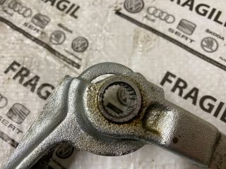 bontott VW GOLF V Váltó Kapcsoló Villa