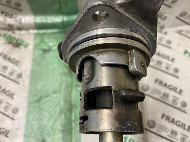 bontott VW GOLF V Váltó Kapcsoló Villa