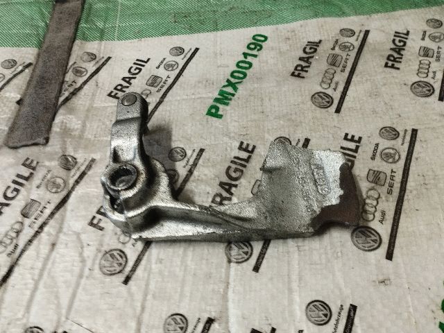 bontott VW GOLF V Váltó Kapcsoló Villa