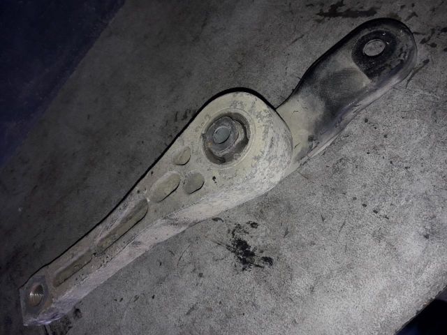 bontott VW GOLF V Váltó Tartó Bak (Pozíciófüggetlen)