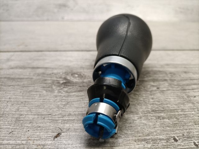 bontott VW GOLF V Váltógomb