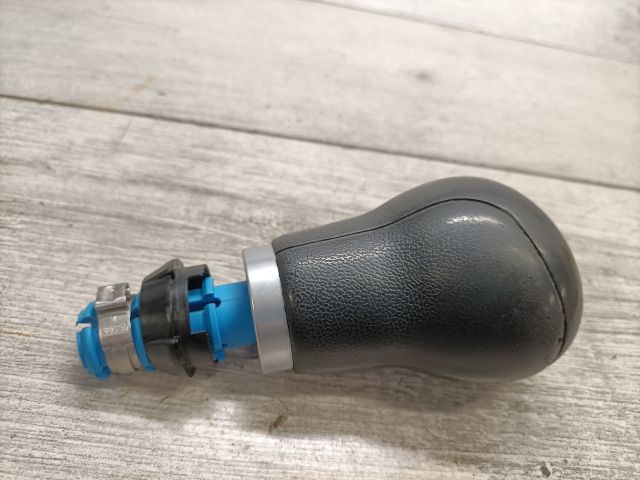 bontott VW GOLF V Váltógomb