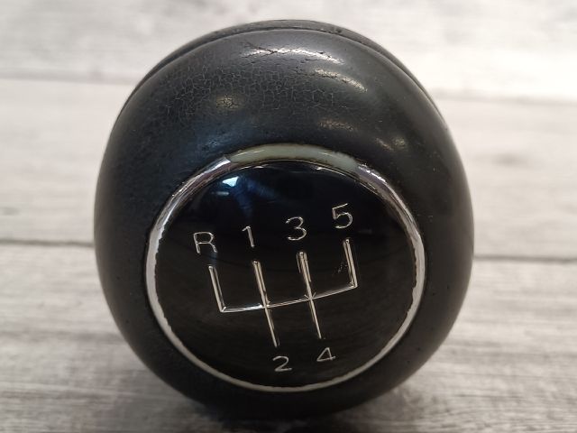 bontott VW GOLF V Váltógomb