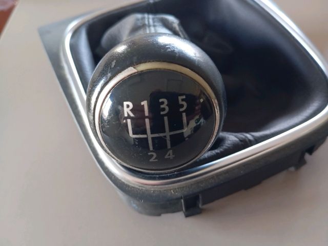 bontott VW GOLF V Váltógomb