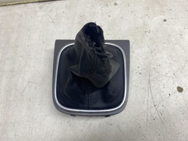 bontott VW GOLF V Váltókar Keret