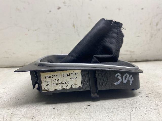 bontott VW GOLF V Váltókar Keret