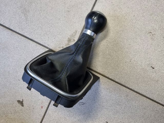 bontott VW GOLF V Váltószoknya