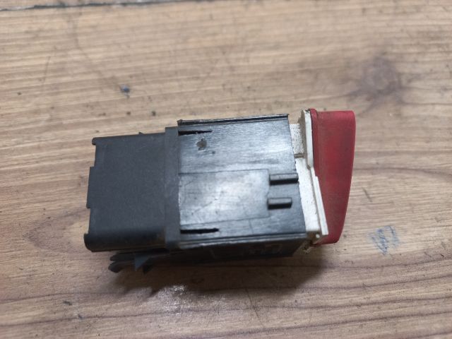 bontott VW GOLF V Vészvillogó Kapcsoló