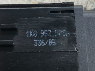 bontott VW GOLF V Vészvillogó Kapcsoló