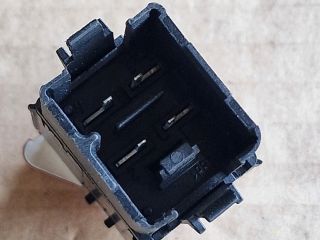 bontott VW GOLF V Vészvillogó Kapcsoló