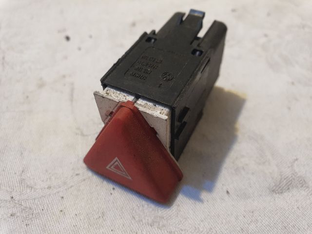 bontott VW GOLF V Vészvillogó Kapcsoló