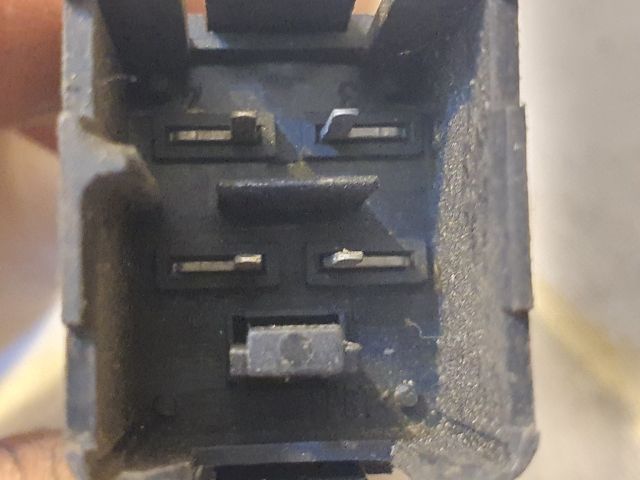 bontott VW GOLF V Vészvillogó Kapcsoló