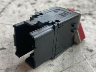 bontott VW GOLF V Vészvillogó Kapcsoló