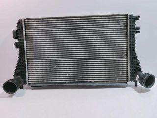 bontott VW GOLF V Vízhűtő Radiátor Tartó