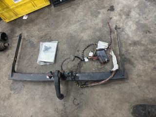 bontott VW GOLF V Vonóhorog