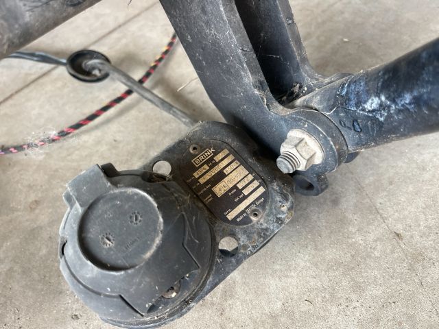 bontott VW GOLF V Vonóhorog