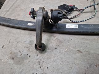 bontott VW GOLF V Vonóhorog