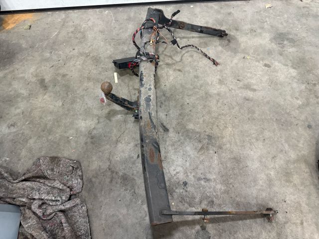 bontott VW GOLF V Vonóhorog