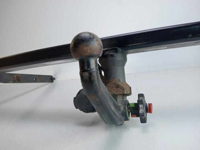 bontott VW GOLF V Vonóhorog