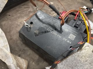 bontott VW GOLF V Vonóhorog