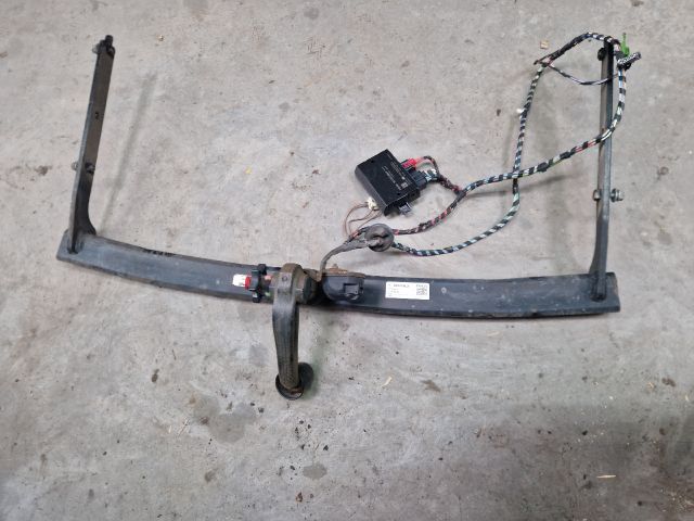 bontott VW GOLF V Vonóhorog