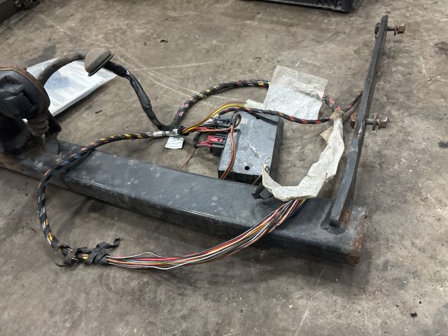 bontott VW GOLF V Vonóhorog