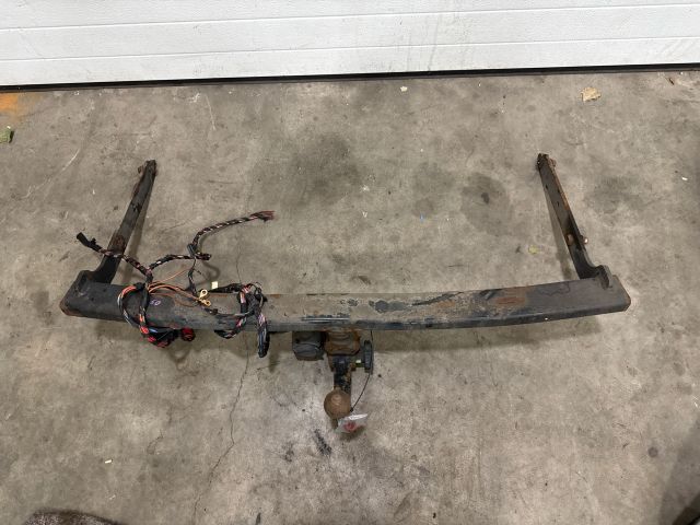 bontott VW GOLF V Vonóhorog