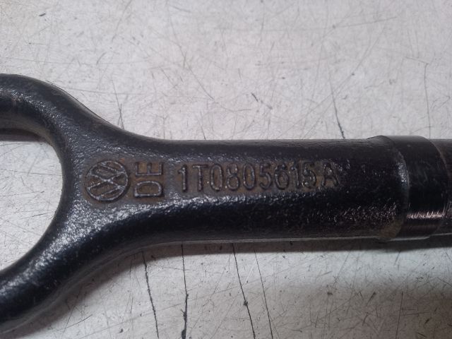 bontott VW GOLF V Vonószem