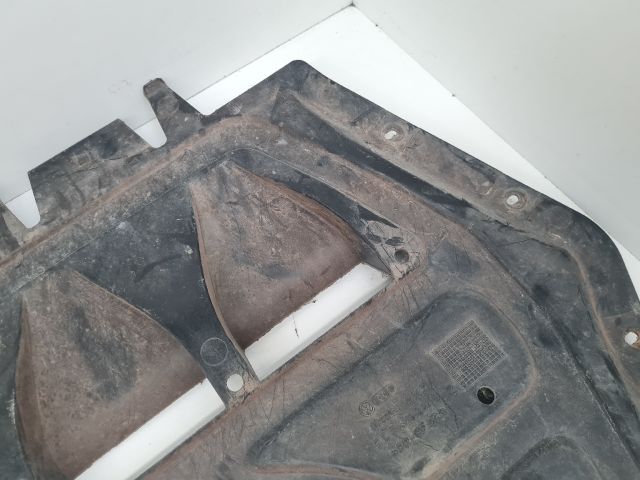 bontott VW GOLF VI Alsó Motorburkolat