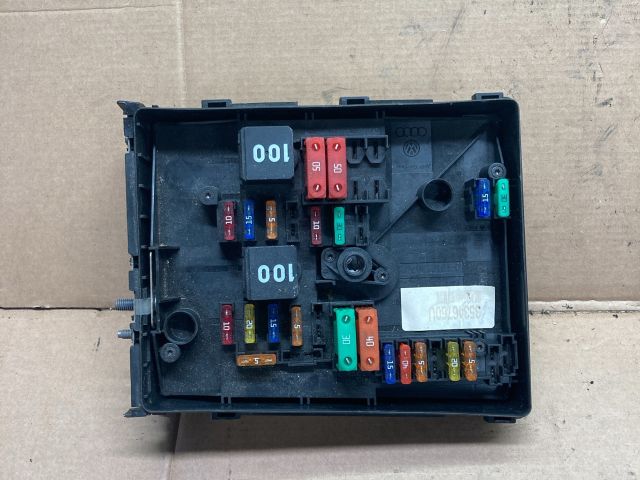 bontott VW GOLF VI Biztosítéktábla Motortér