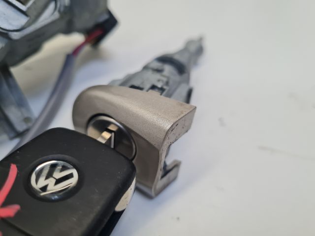 bontott VW GOLF VI Gyújtáskapcsoló Házzal