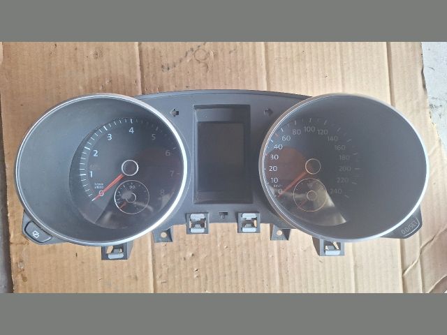 bontott VW GOLF VI Kilométeróra