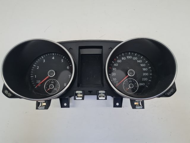 bontott VW GOLF VI Kilométeróra