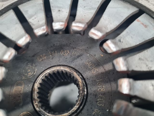 bontott VW GOLF VI Kuplung Szett Lendkerékkel