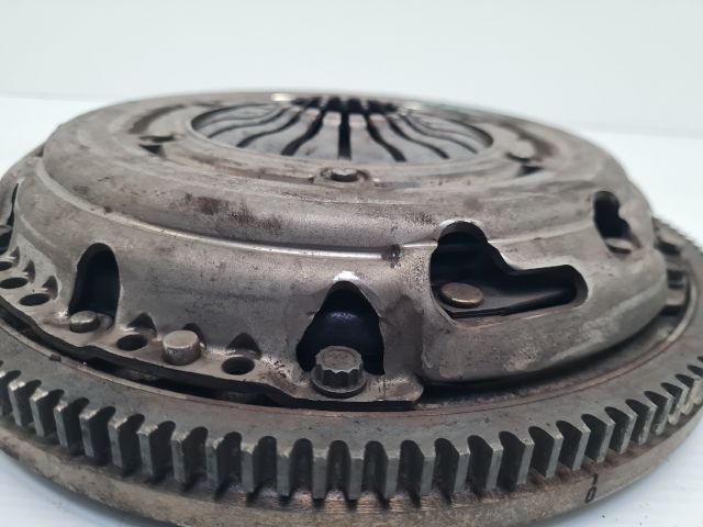 bontott VW GOLF VI Kuplung Szett Lendkerékkel