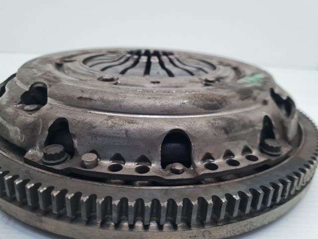 bontott VW GOLF VI Kuplung Szett Lendkerékkel