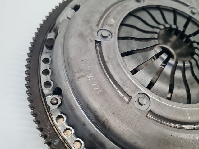 bontott VW GOLF VI Kuplung Szett Lendkerékkel