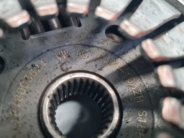 bontott VW GOLF VI Kuplung Szett Lendkerékkel