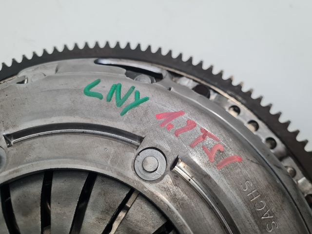 bontott VW GOLF VI Kuplung Szett Lendkerékkel