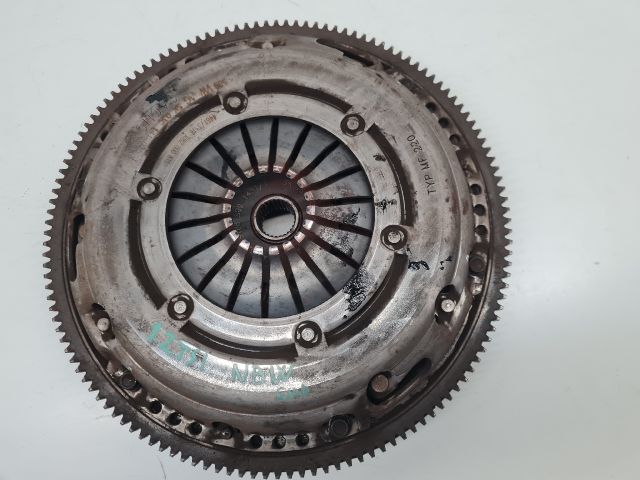 bontott VW GOLF VI Kuplung Szett Lendkerékkel