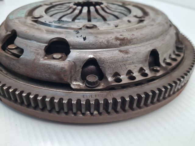 bontott VW GOLF VI Kuplung Szett Lendkerékkel