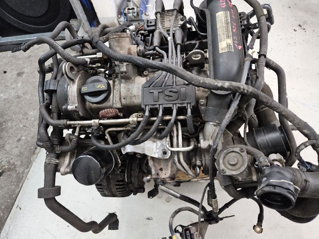 bontott VW GOLF VI Motor (Fűzött blokk hengerfejjel)